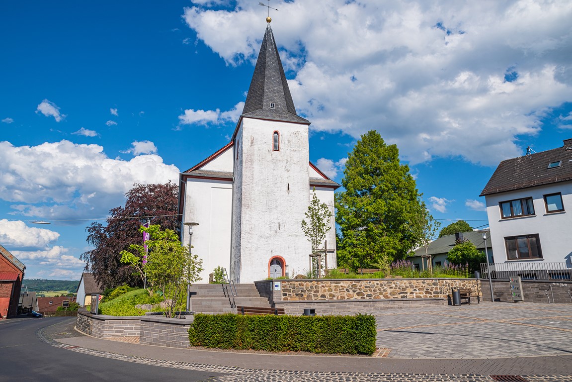 Kirche-Alpenrod.jpg